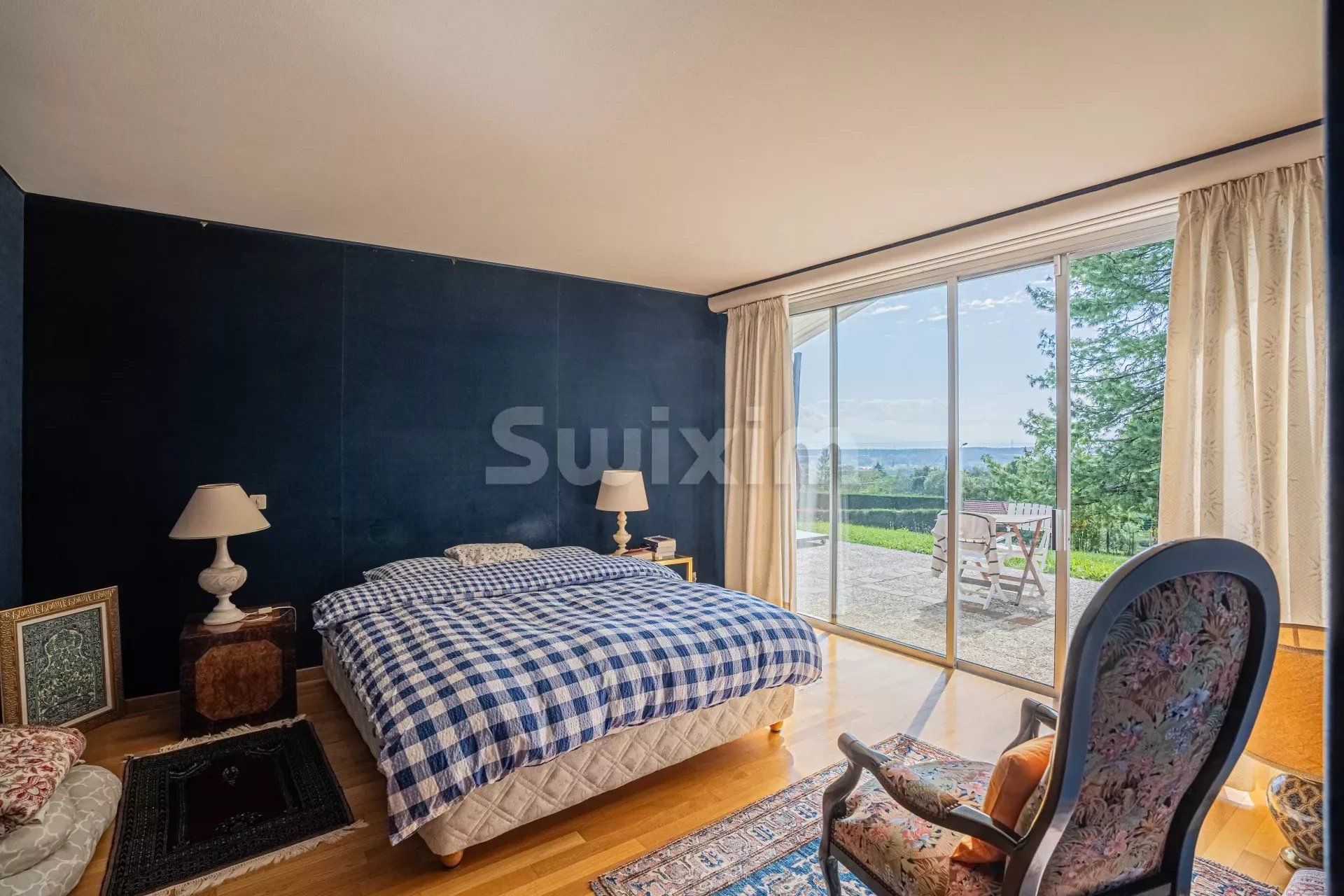 house 8 Rooms for sale on Divonne-les-Bains (01220)