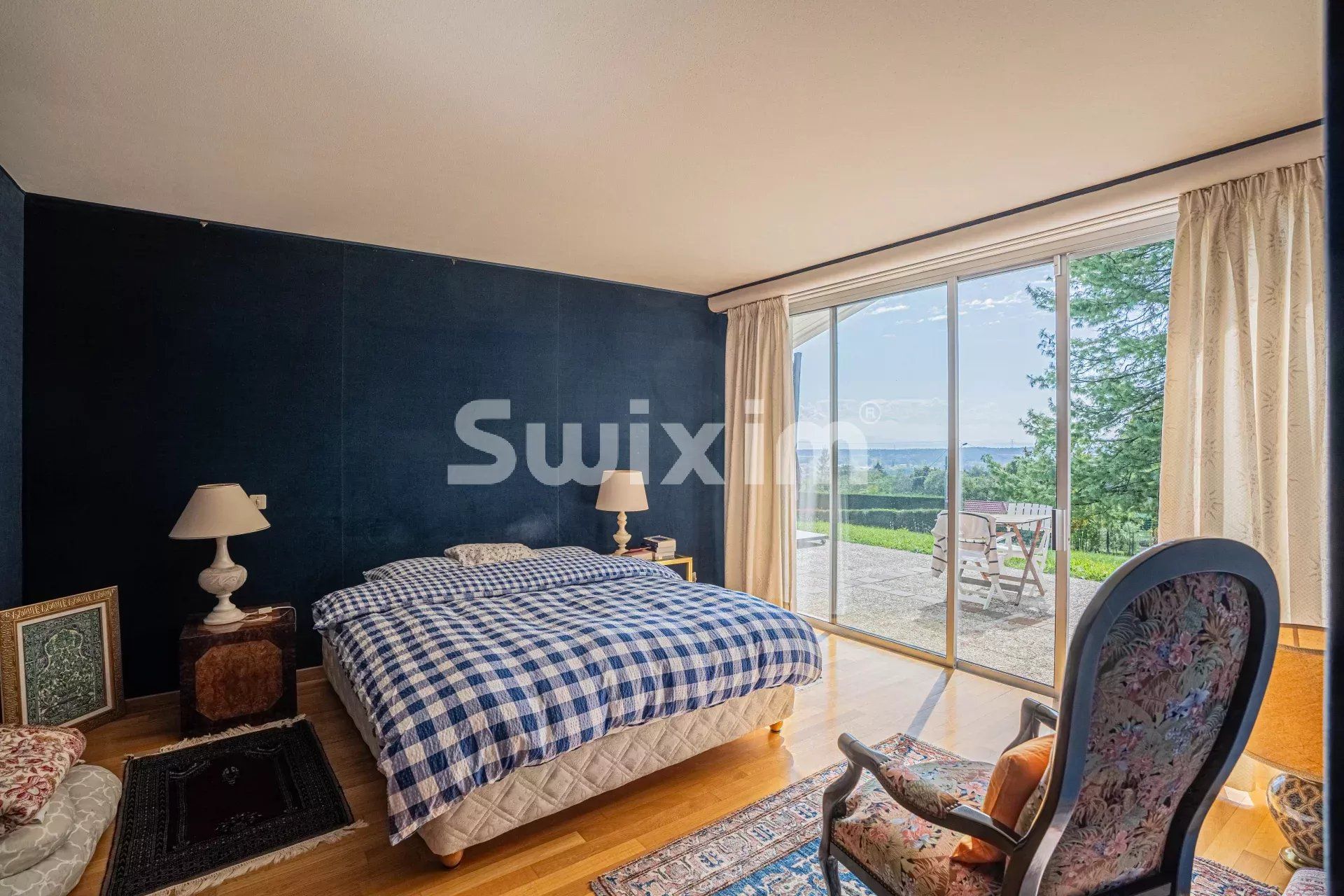 house 8 Rooms for sale on Divonne-les-Bains (01220)