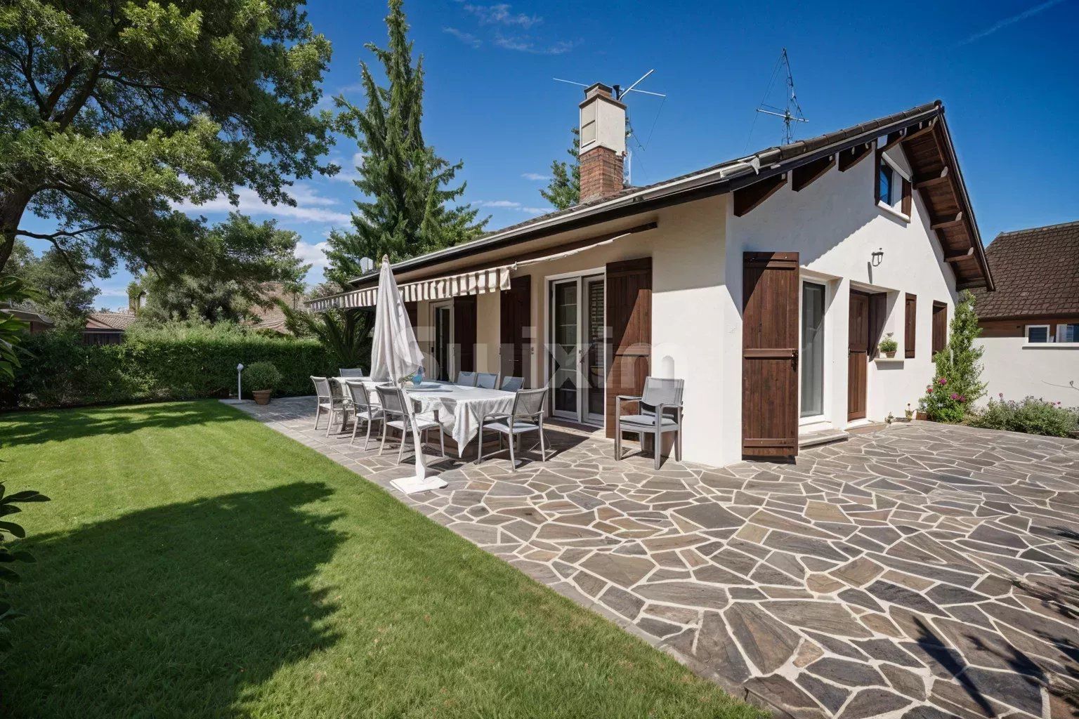 casa 7 Camere in vendita su Ségny (01170)