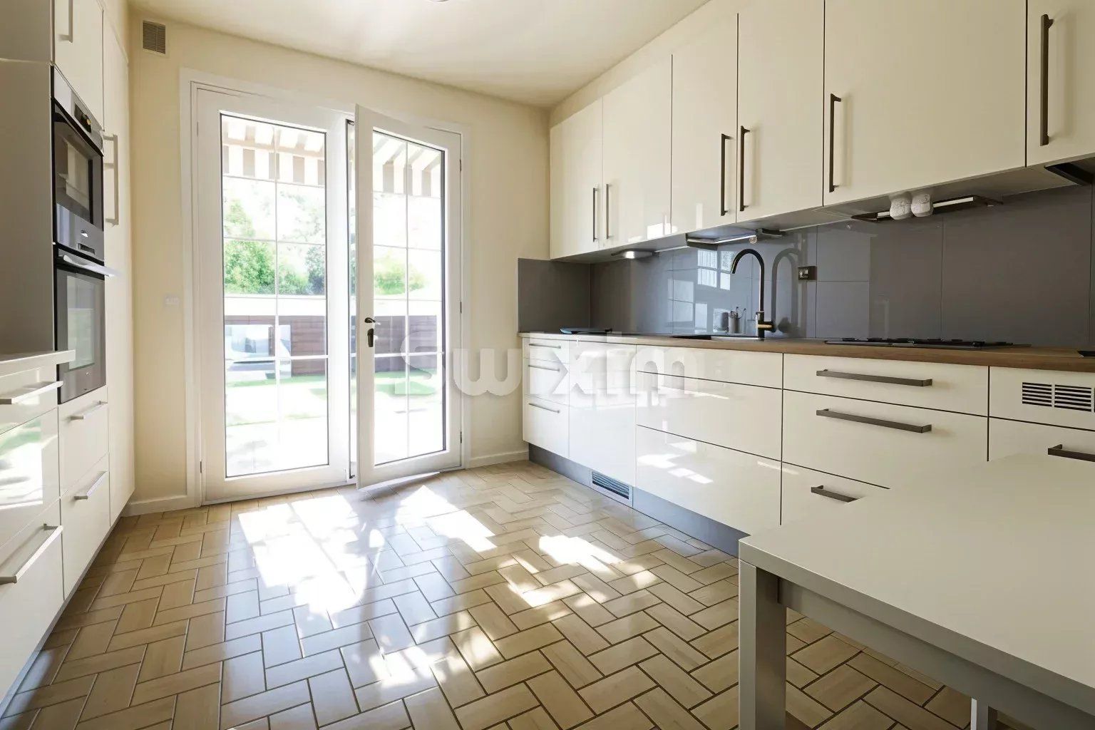 casa 7 Camere in vendita su Ségny (01170)