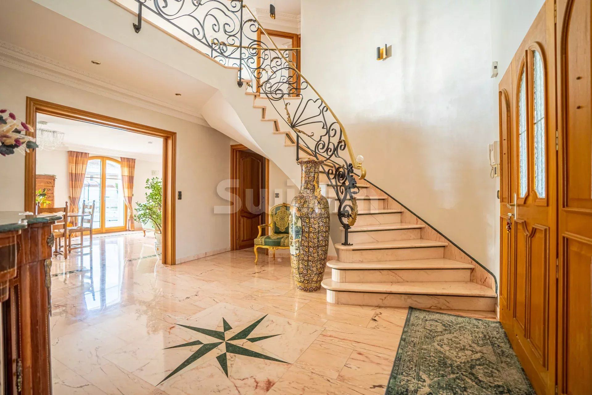 casa 8 Camere in vendita su Prévessin-Moëns (01280)