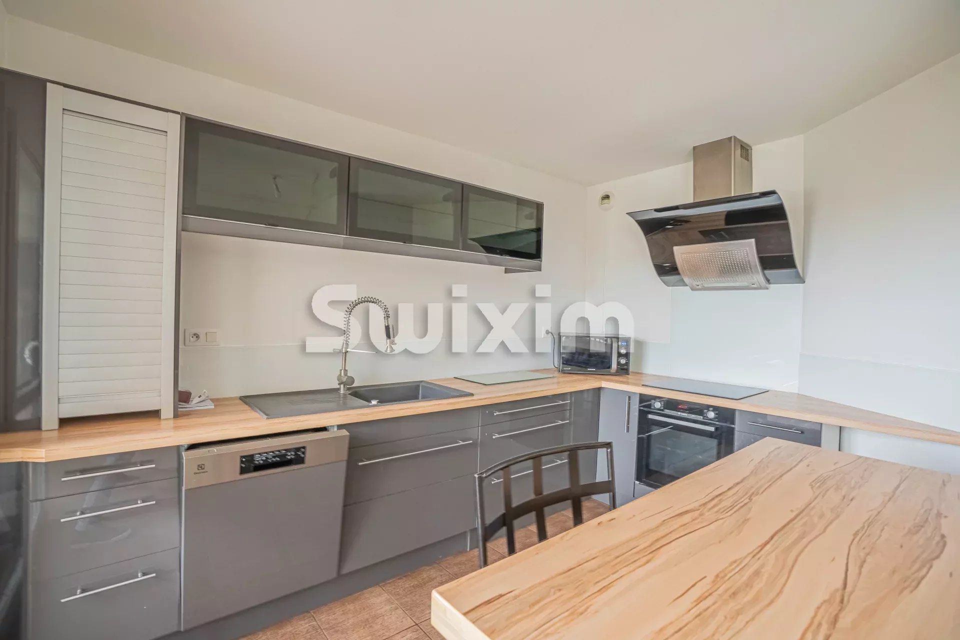 appartamento 4 Camere in vendita su Divonne-les-Bains (01220)