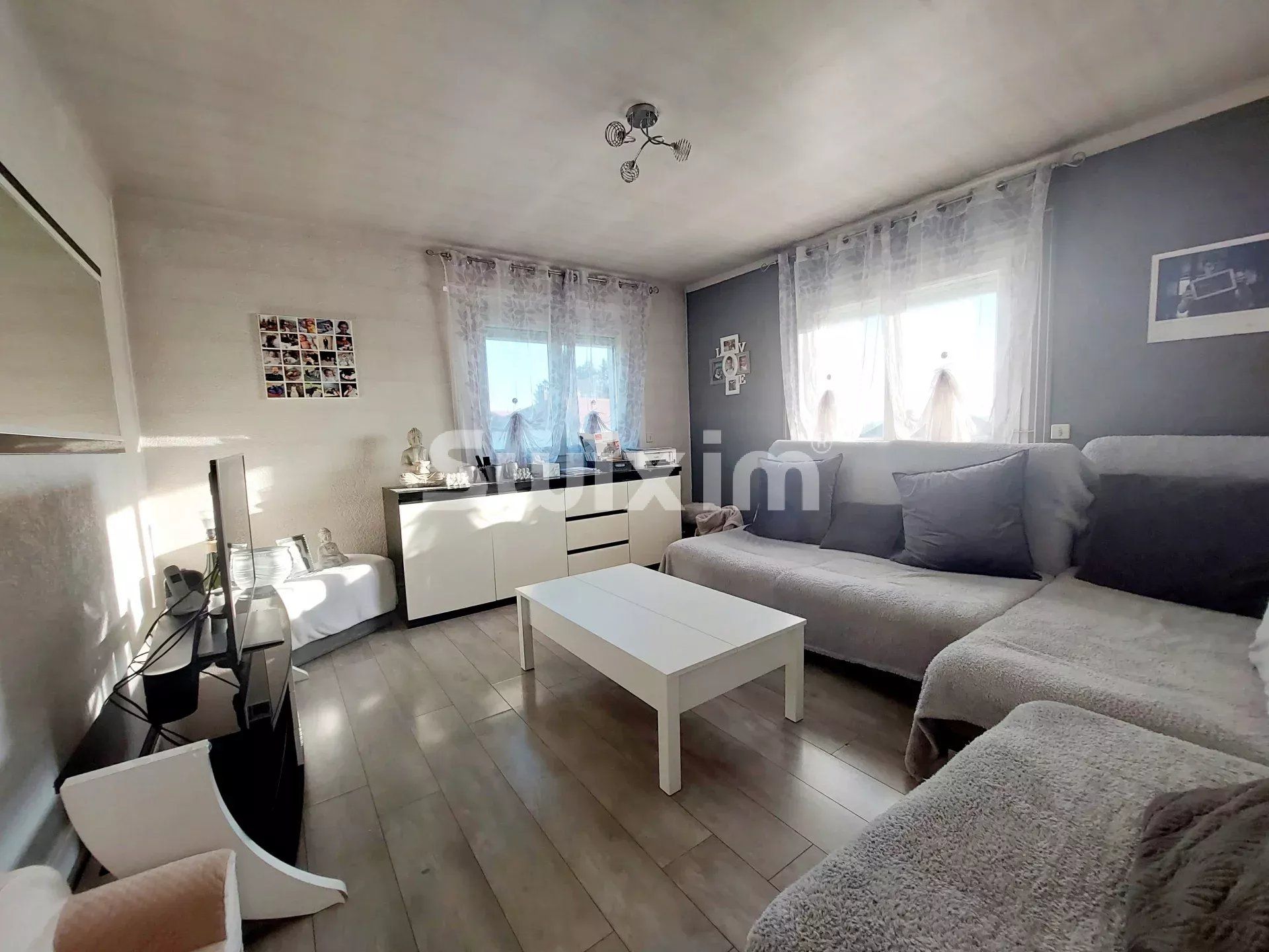 house 5 Rooms for sale on Prévessin-Moëns (01280)