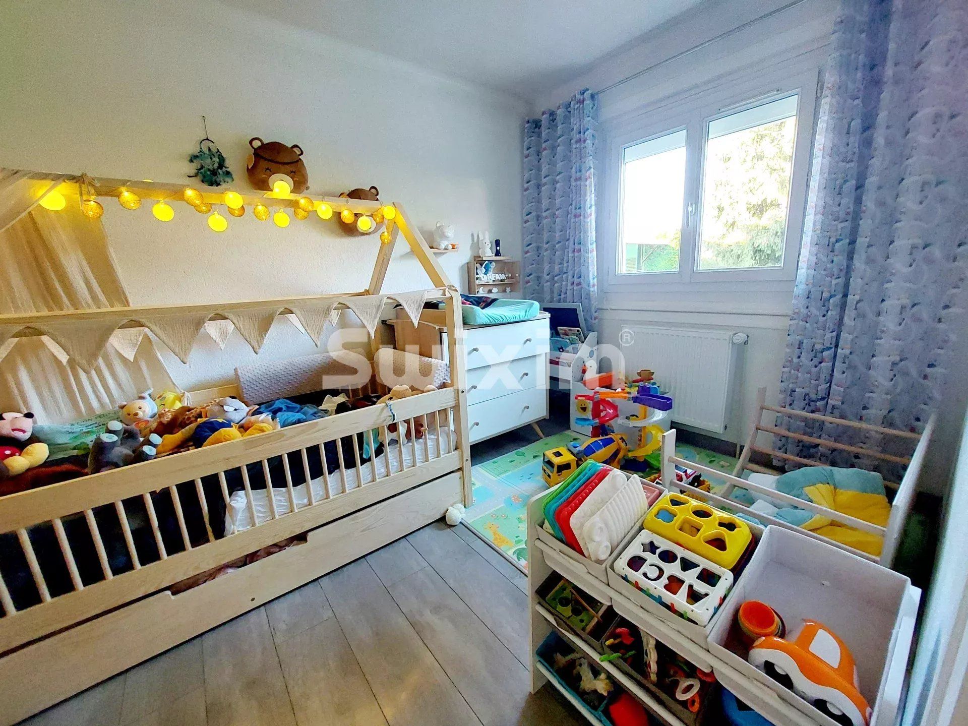 house 5 Rooms for sale on Prévessin-Moëns (01280)