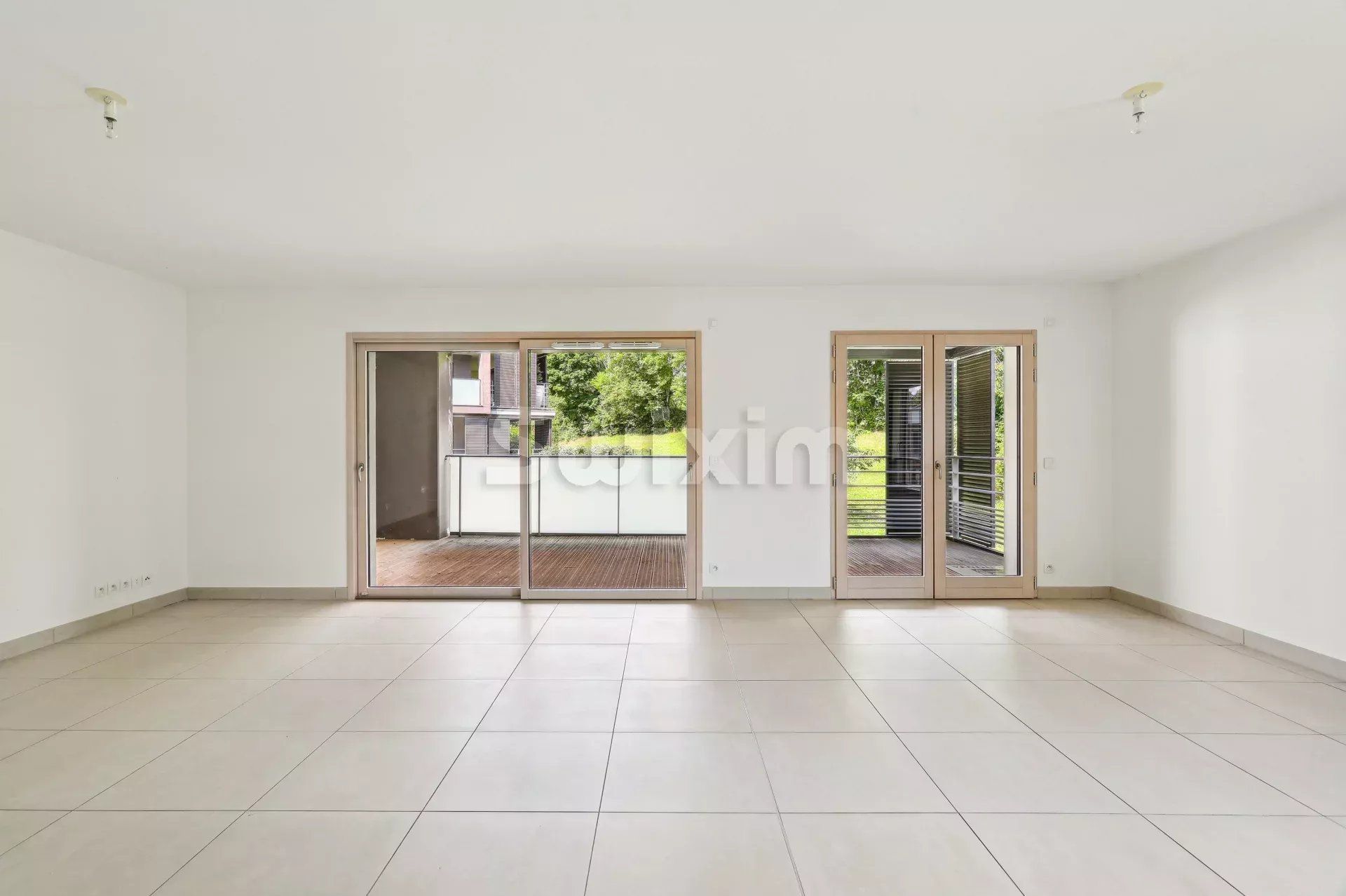 apartment 4 Rooms for sale on Divonne-les-Bains (01220)