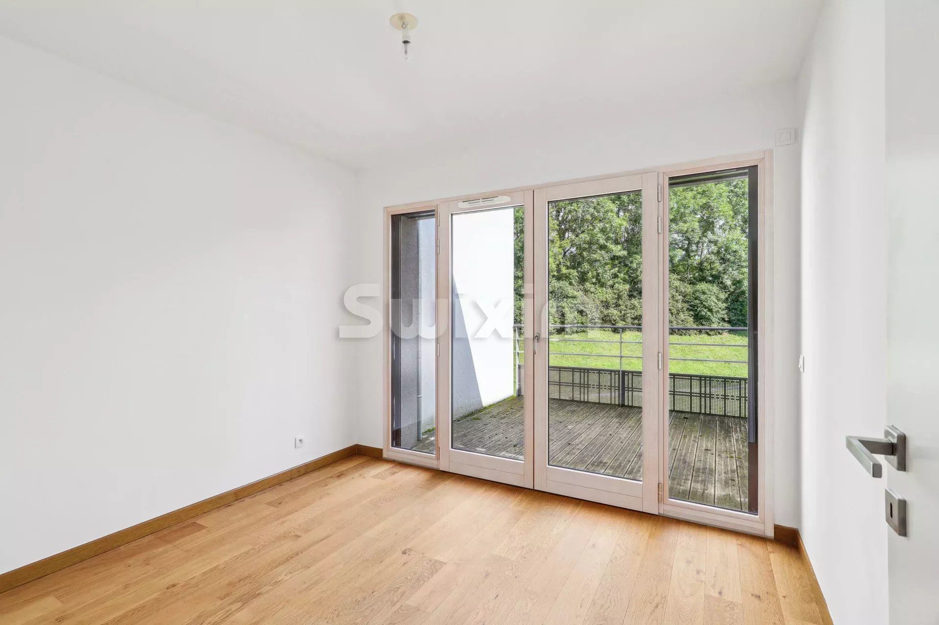 apartment 4 Rooms for sale on Divonne-les-Bains (01220)