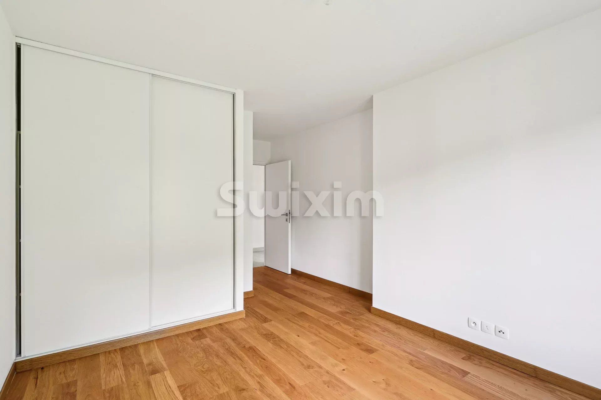apartment 4 Rooms for sale on Divonne-les-Bains (01220)
