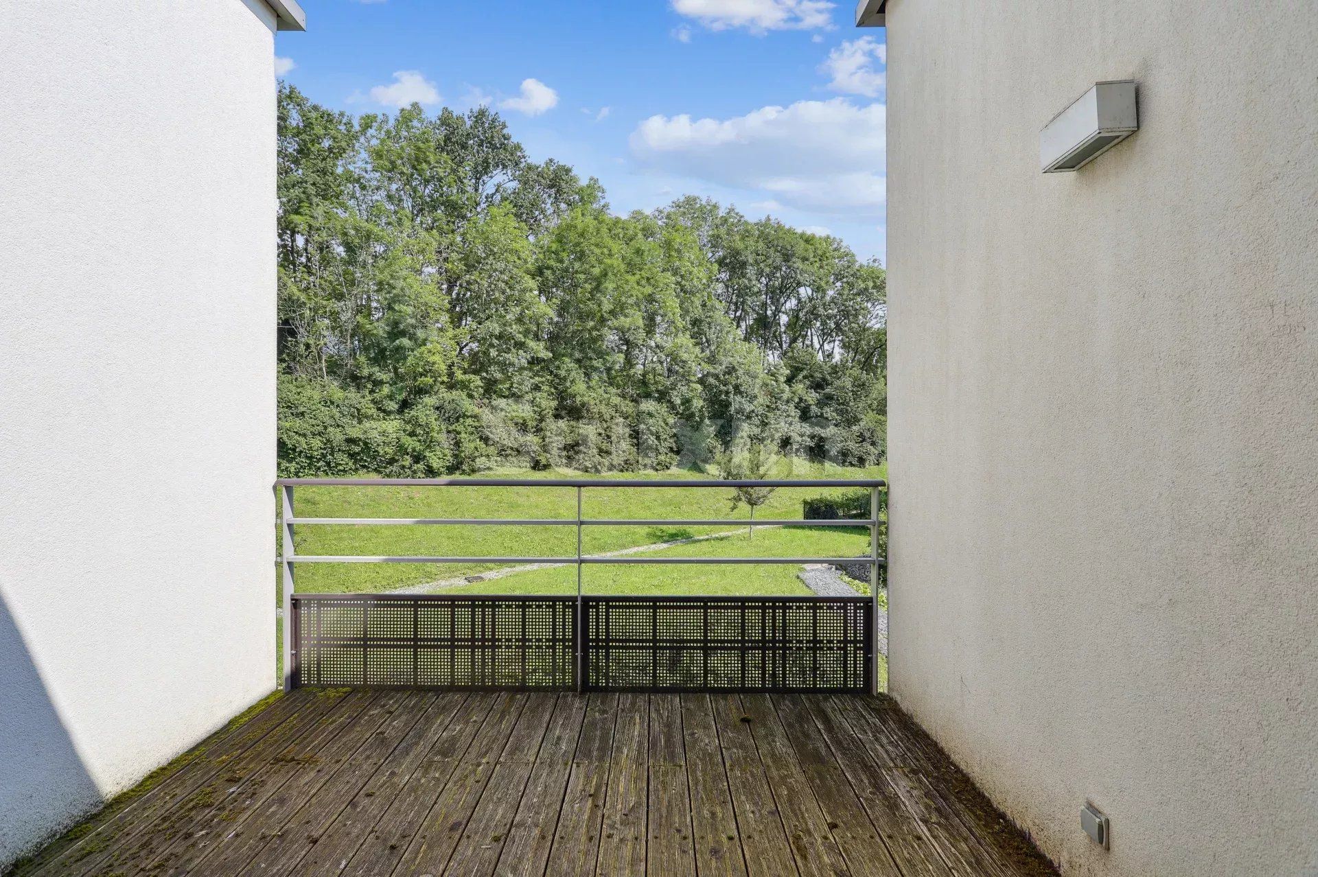 apartment 4 Rooms for sale on Divonne-les-Bains (01220)