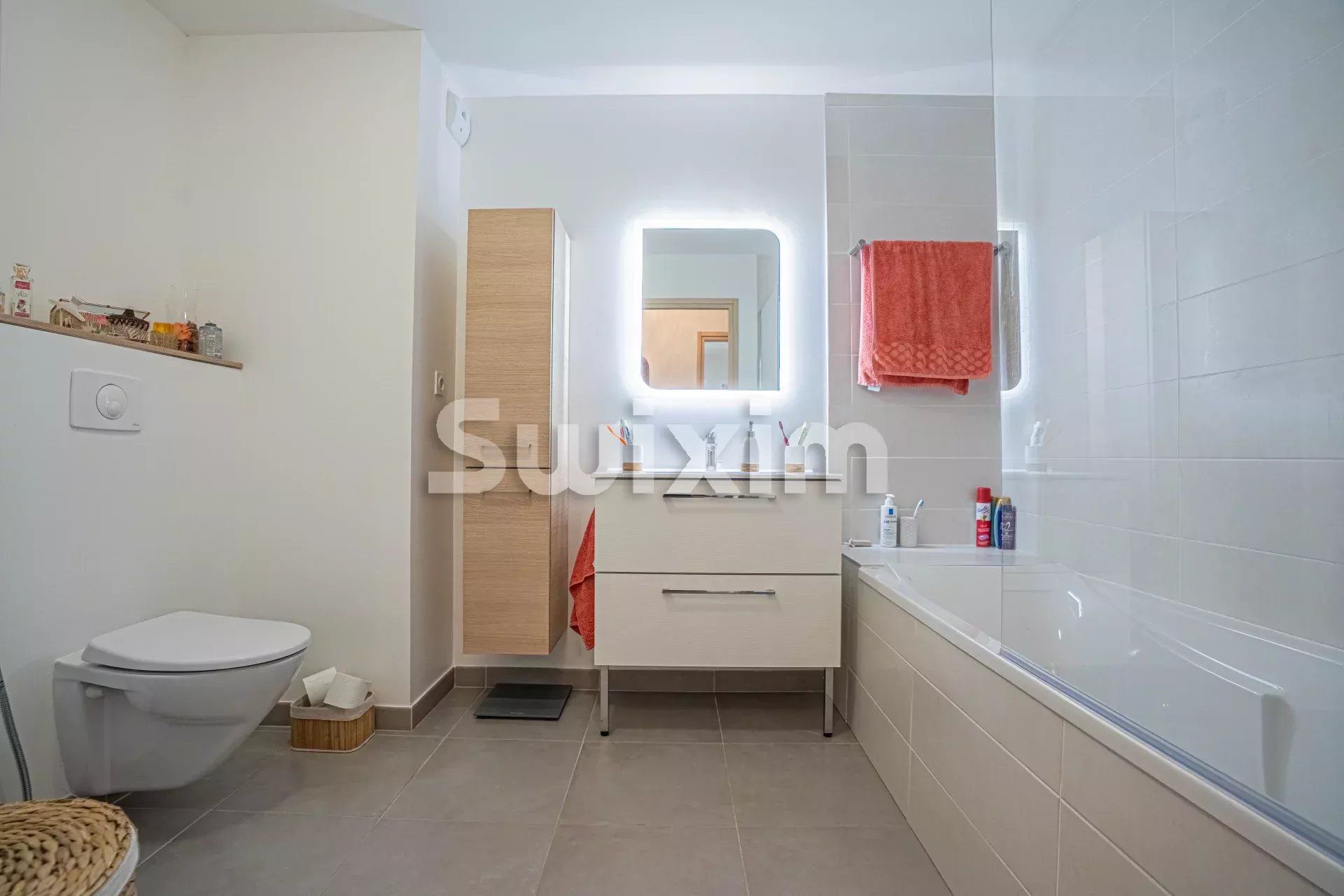 appartamento 3 Camere in vendita su Divonne-les-Bains (01220)