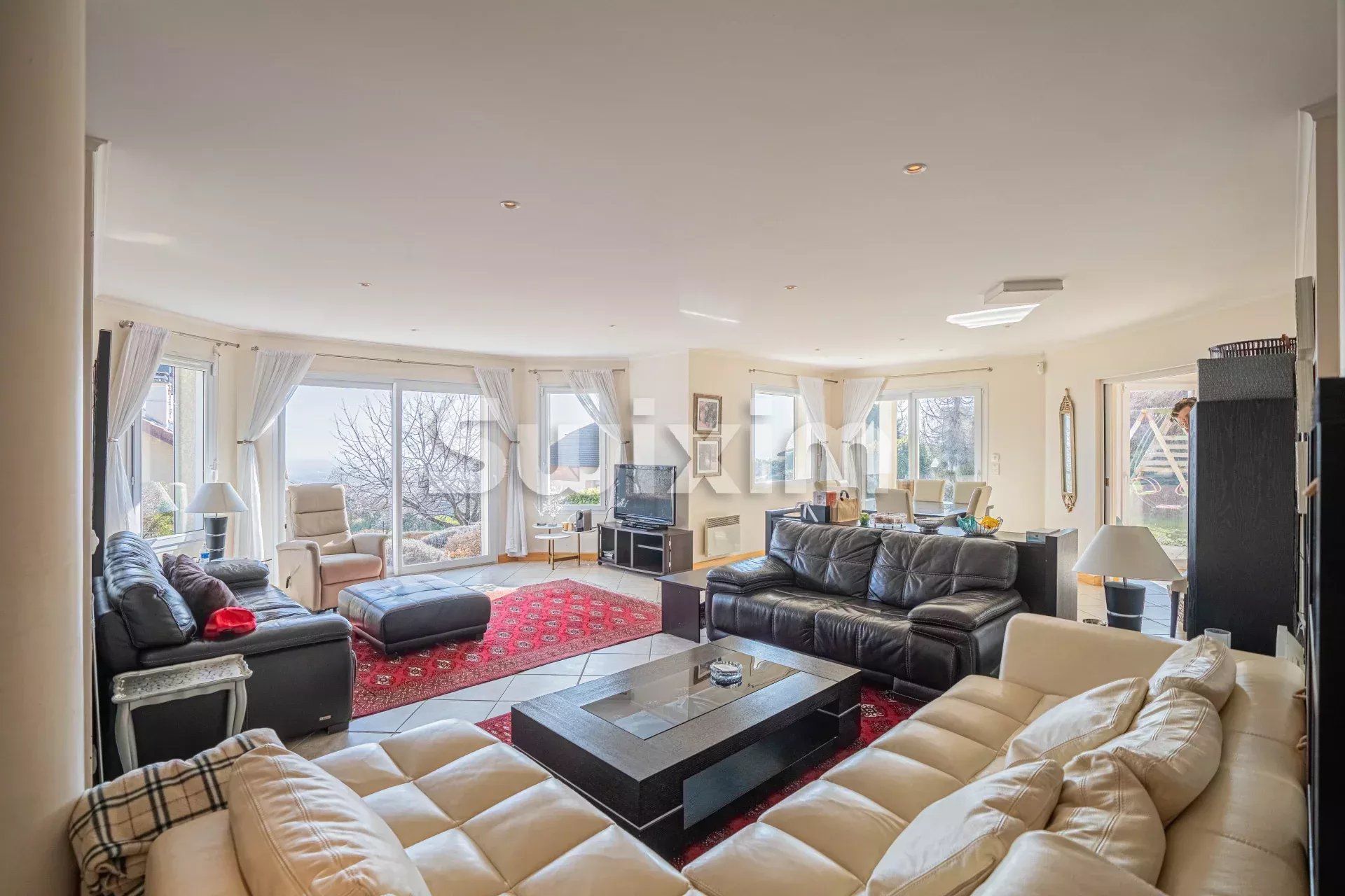 maison 8 Pièces en vente sur Crozet (01170)