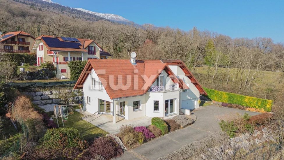 Vente Maison Crozet 8 Pièces 205 m²