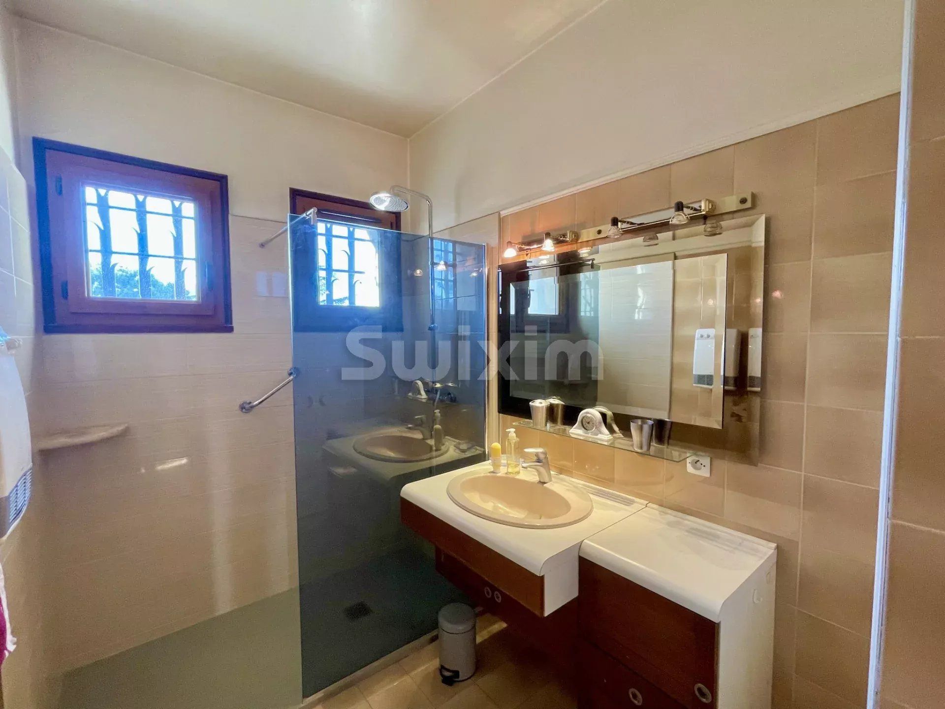 villa 6 Camere in vendita su Alès (30100)