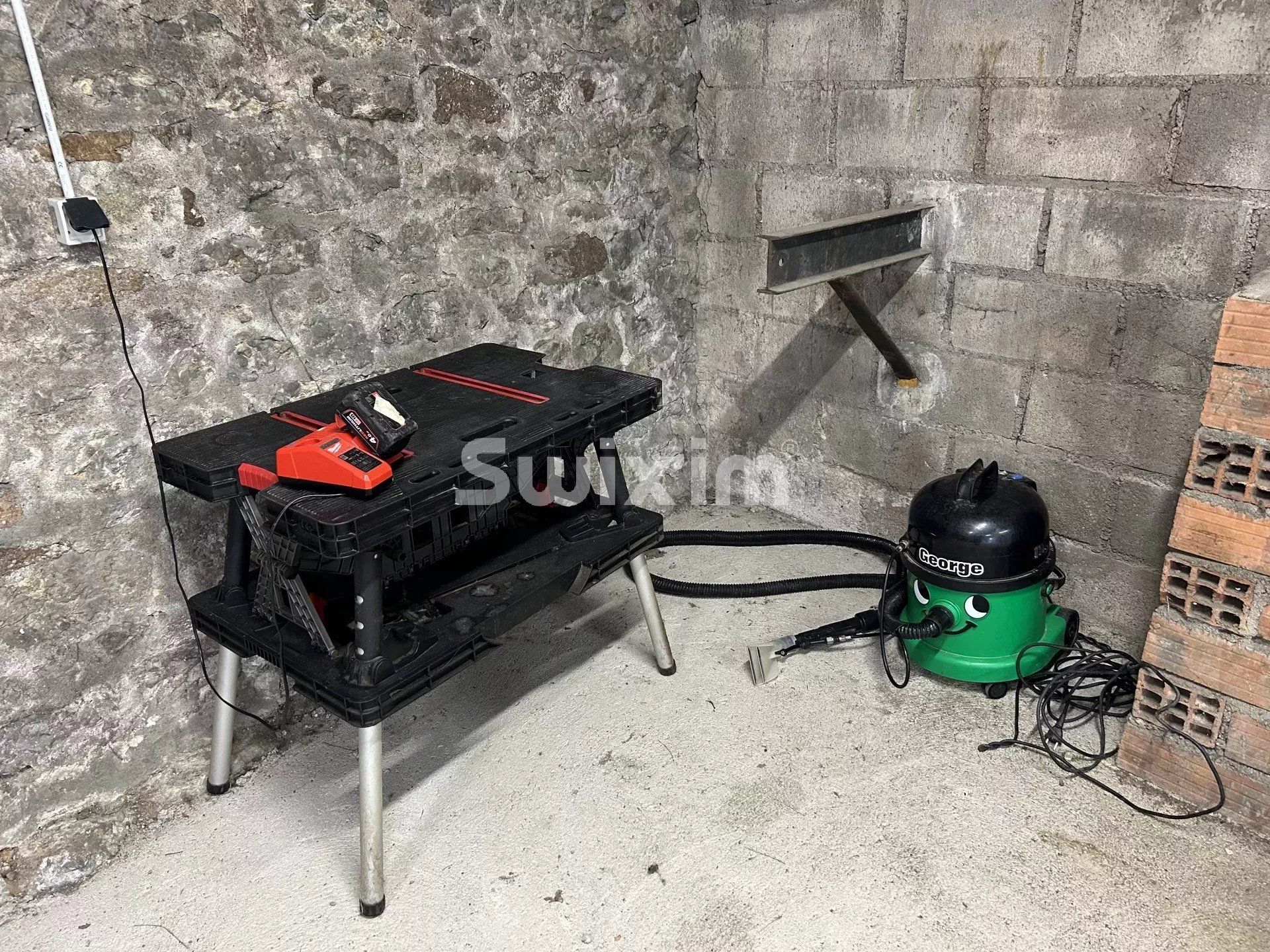 comercial local para venda sobre Avallon (89200)