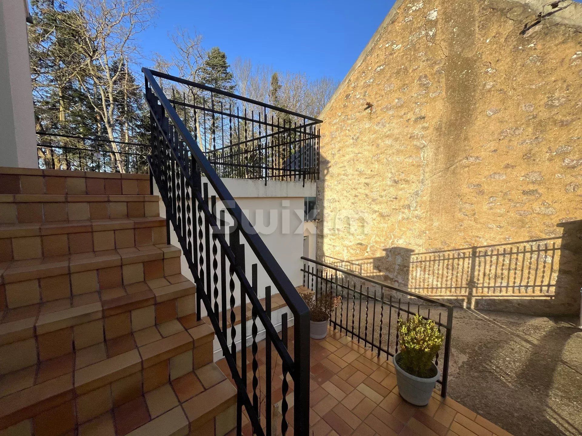 casa 4 Camere in vendita su Avallon (89200)