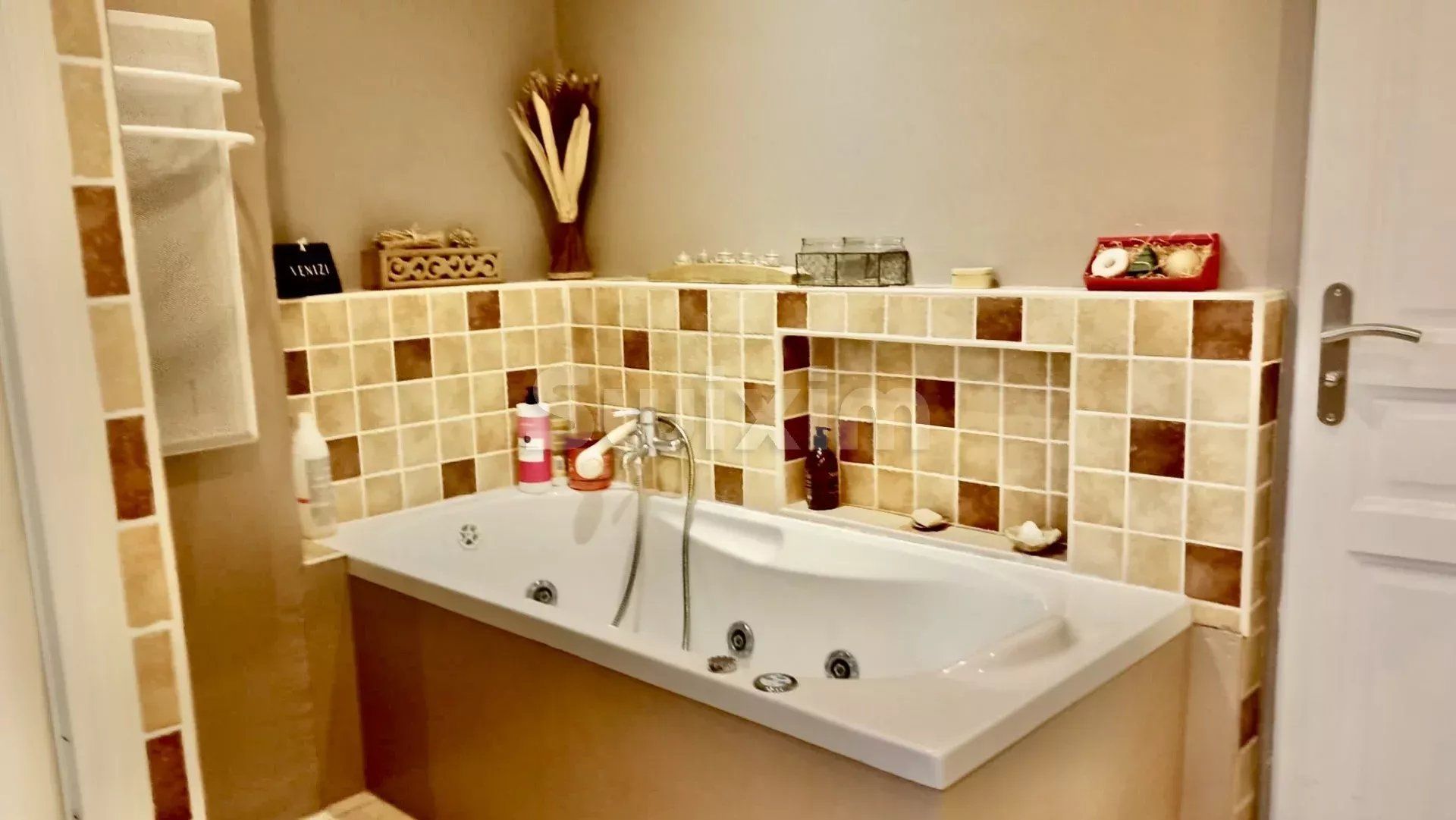 villa 5 Rooms for sale on Cornillon (30630)