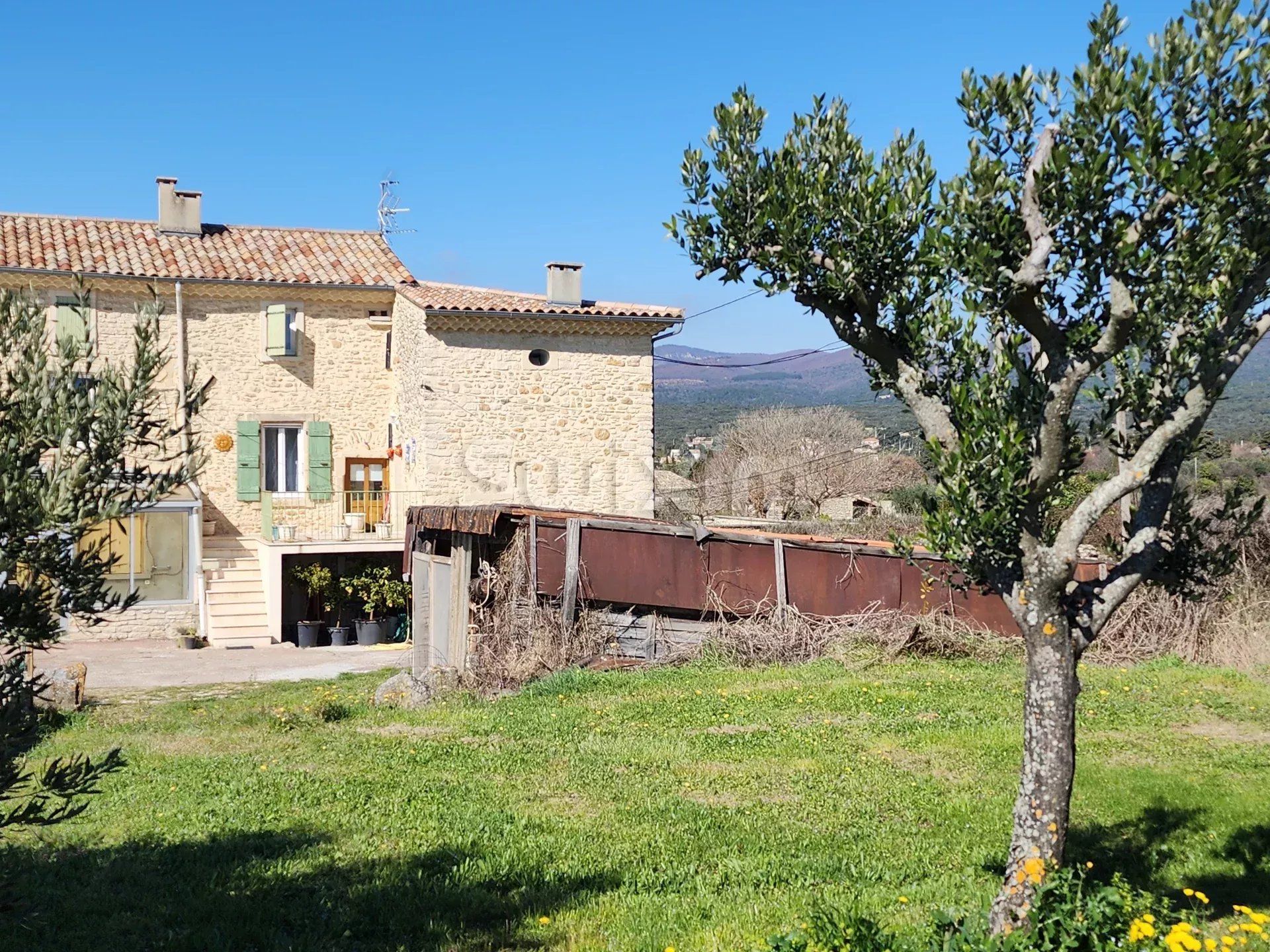casa 5 Camere in vendita su Taulignan (26770)