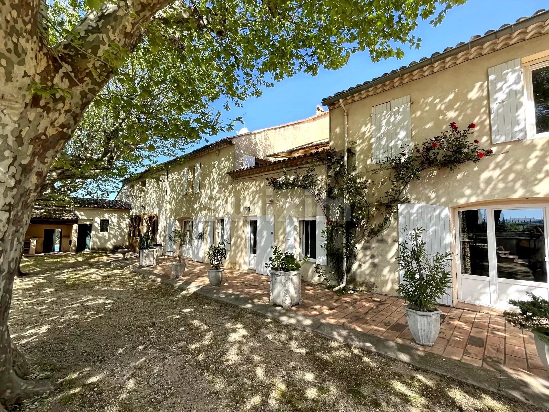 mas 10 Salas en venta en Grignan (26230)