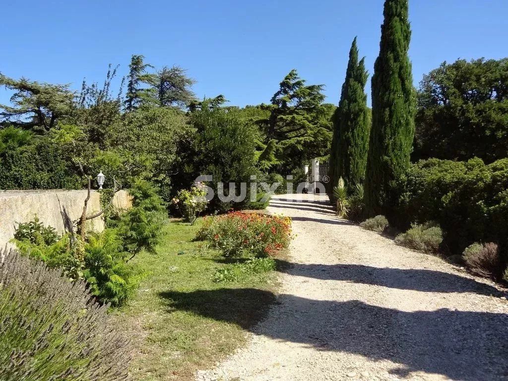 mas 10 Camere in vendita su Grignan (26230)