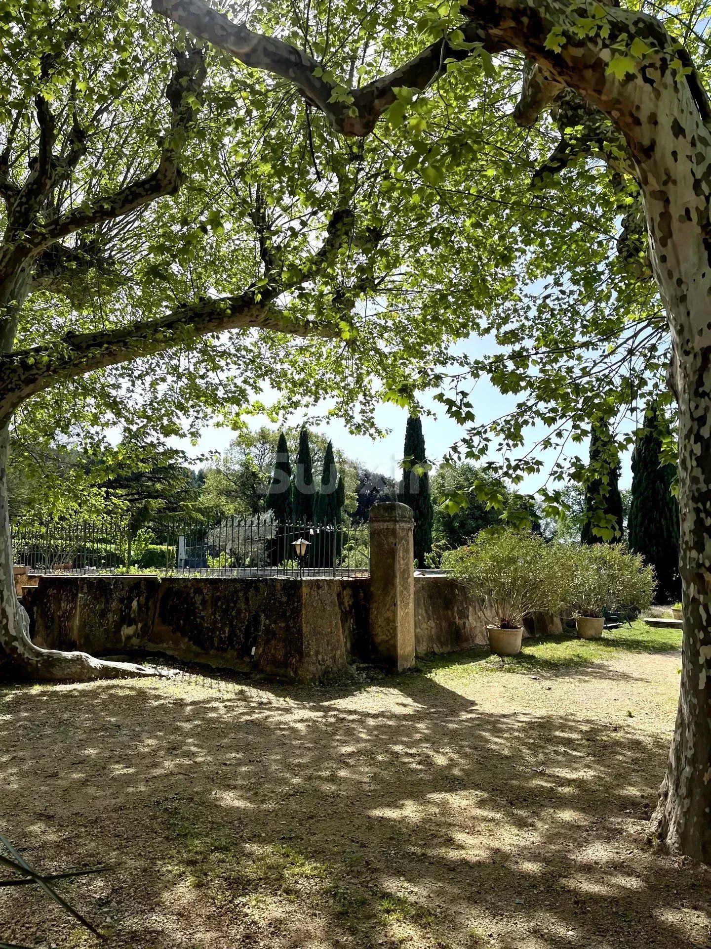 mas 10 Salas en venta en Grignan (26230)