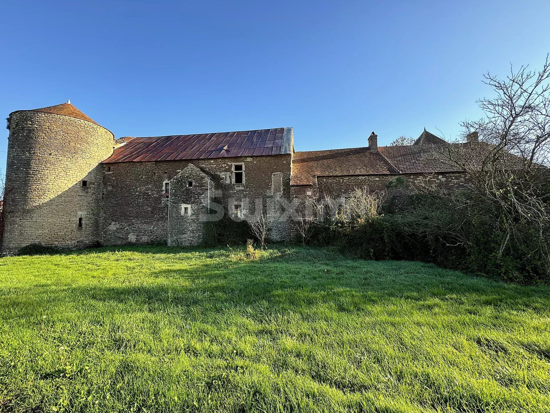 château en vente sur Avallon (89200)