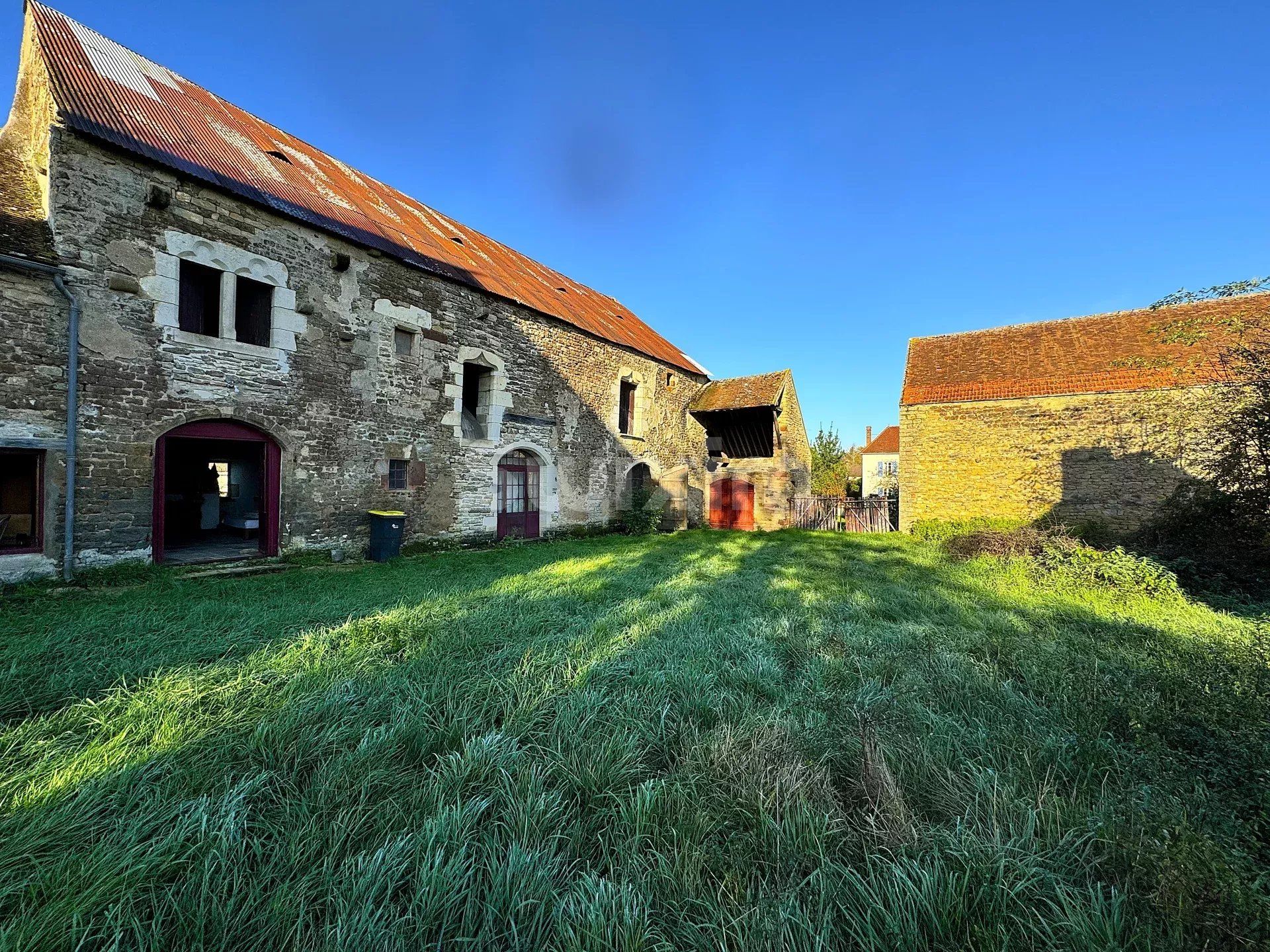 château en vente sur Avallon (89200)