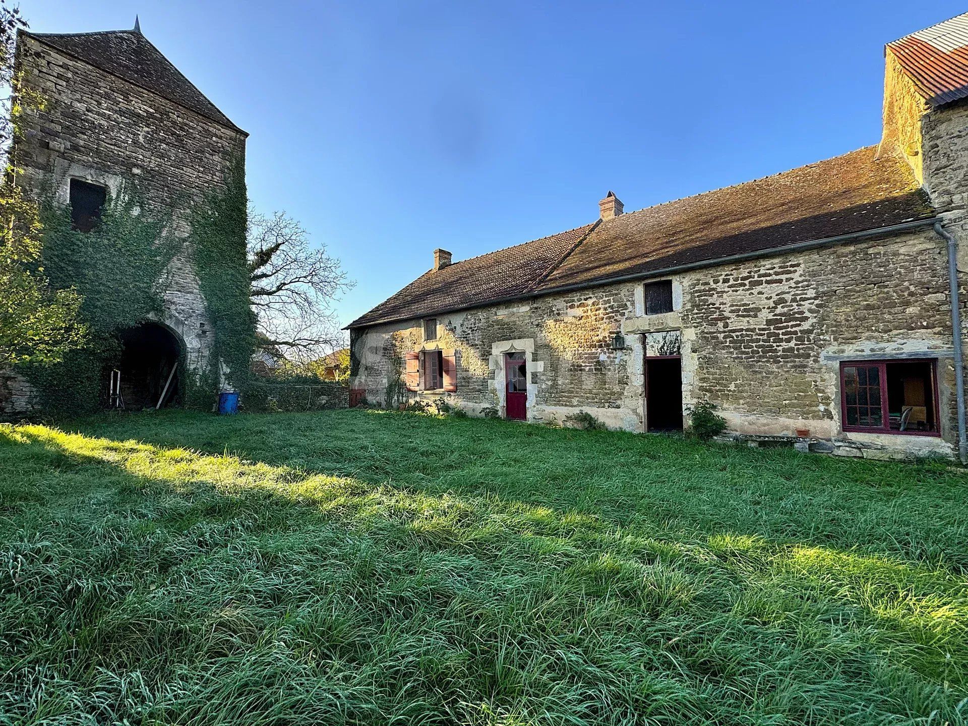 château en vente sur Avallon (89200)