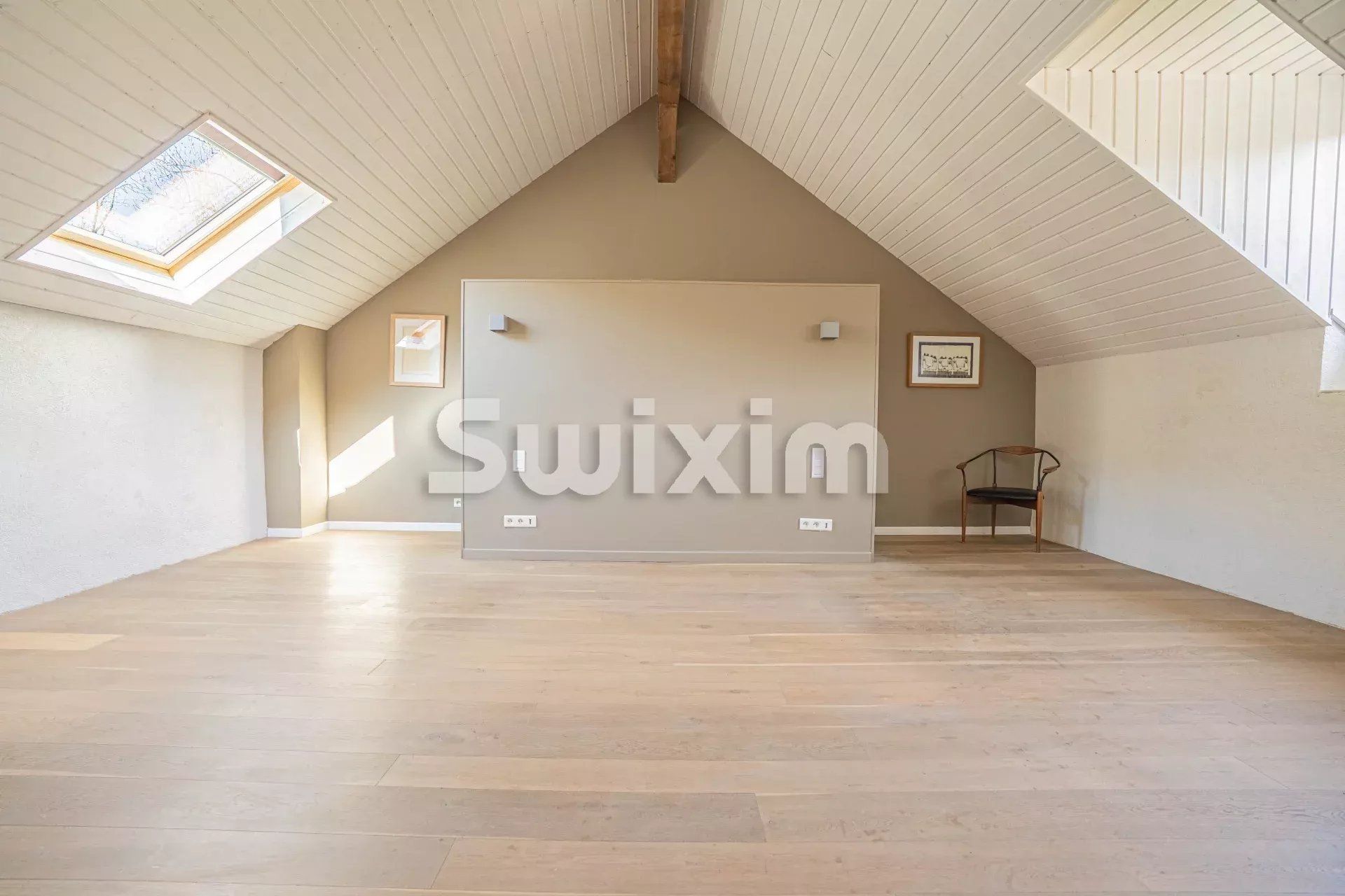 maison 10 Pièces en vente sur Divonne-les-Bains (01220)