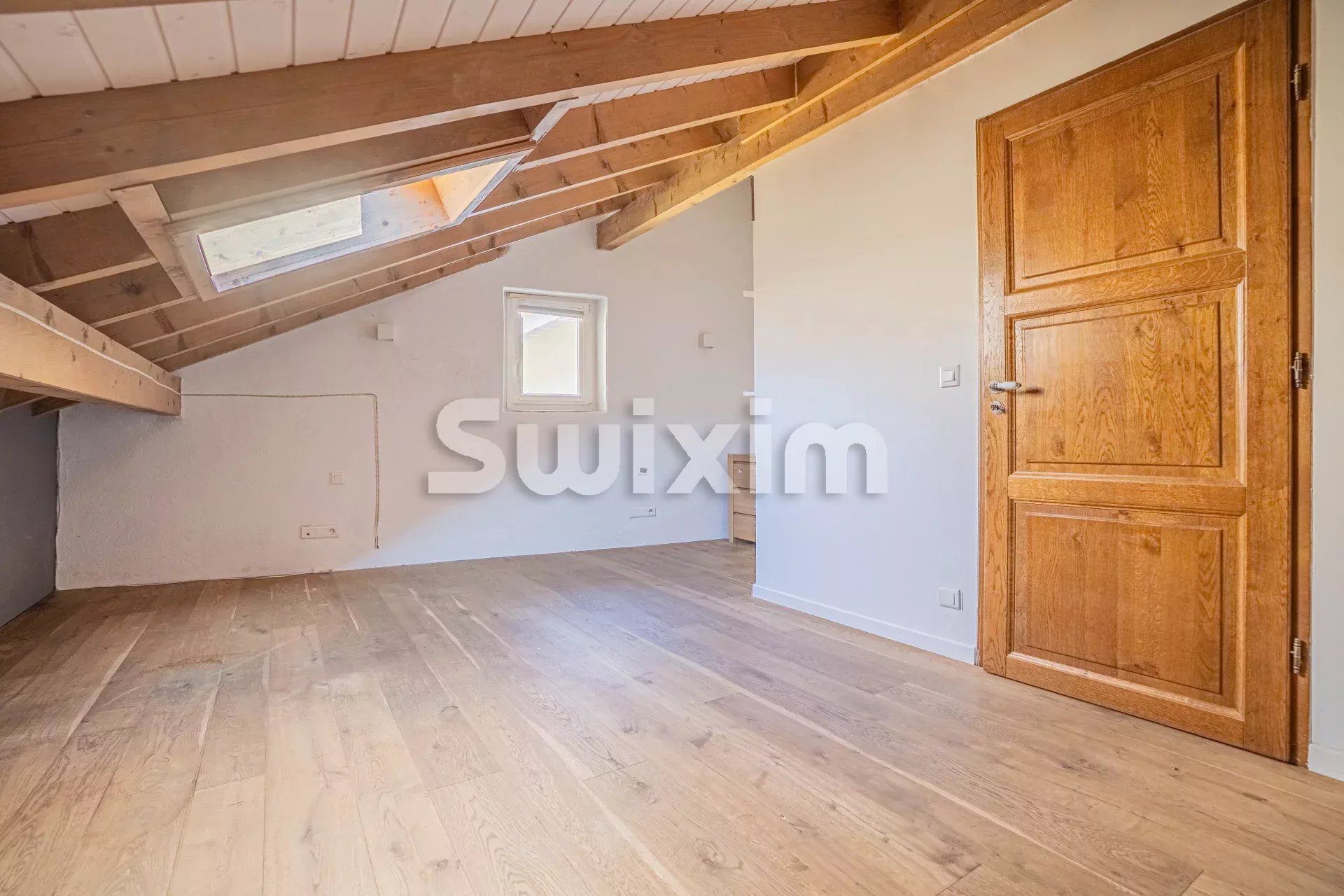 maison 10 Pièces en vente sur Divonne-les-Bains (01220)