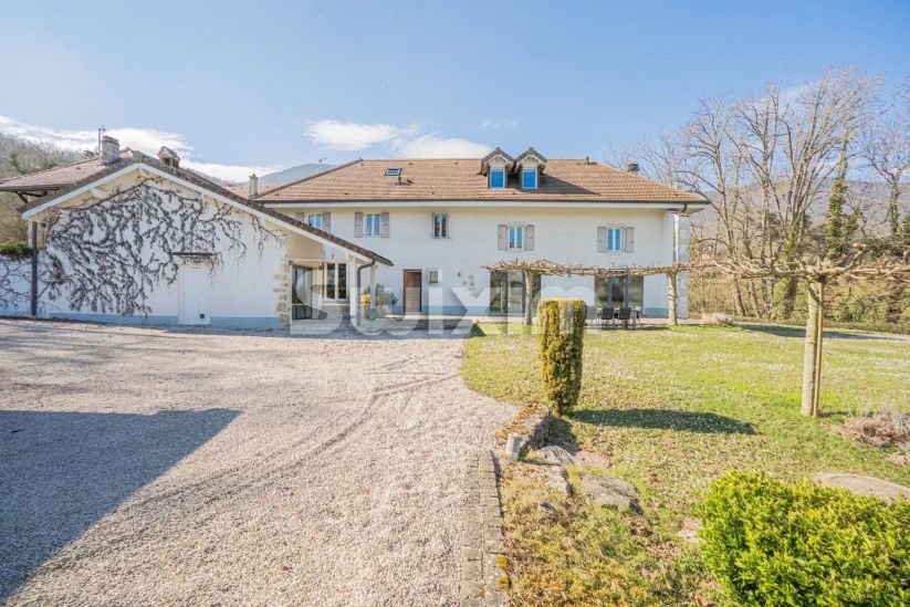 Vente Maison Divonne-les-Bains 10 Pièces 387 m²
