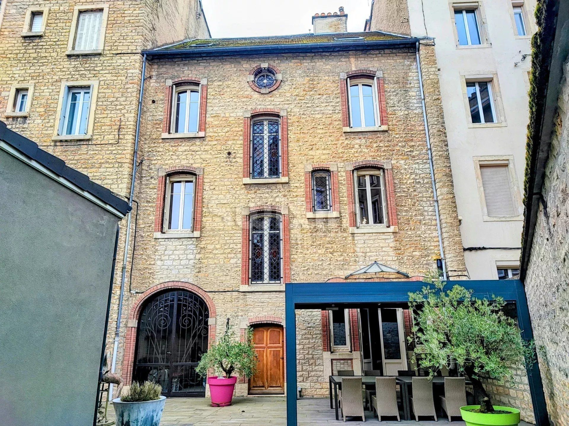 hôtel particulier 9 Pièces en vente sur Dijon (21000)