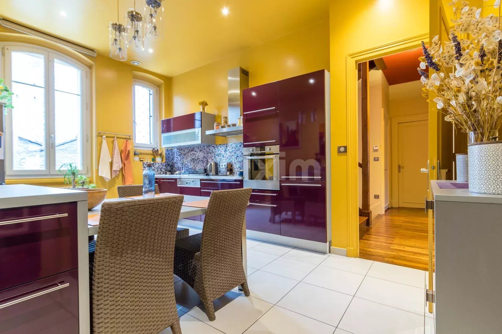 mansión (hôtel particulier) 9 Salas en venta en Dijon (21000)