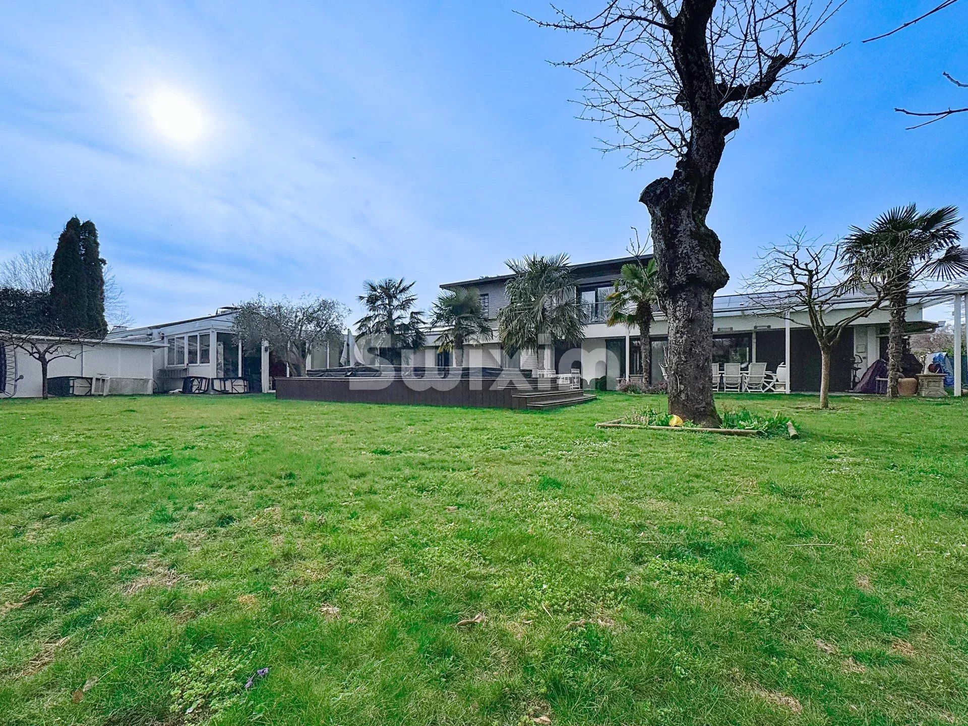 casa 8 Salas en venta en Thônex (1226)