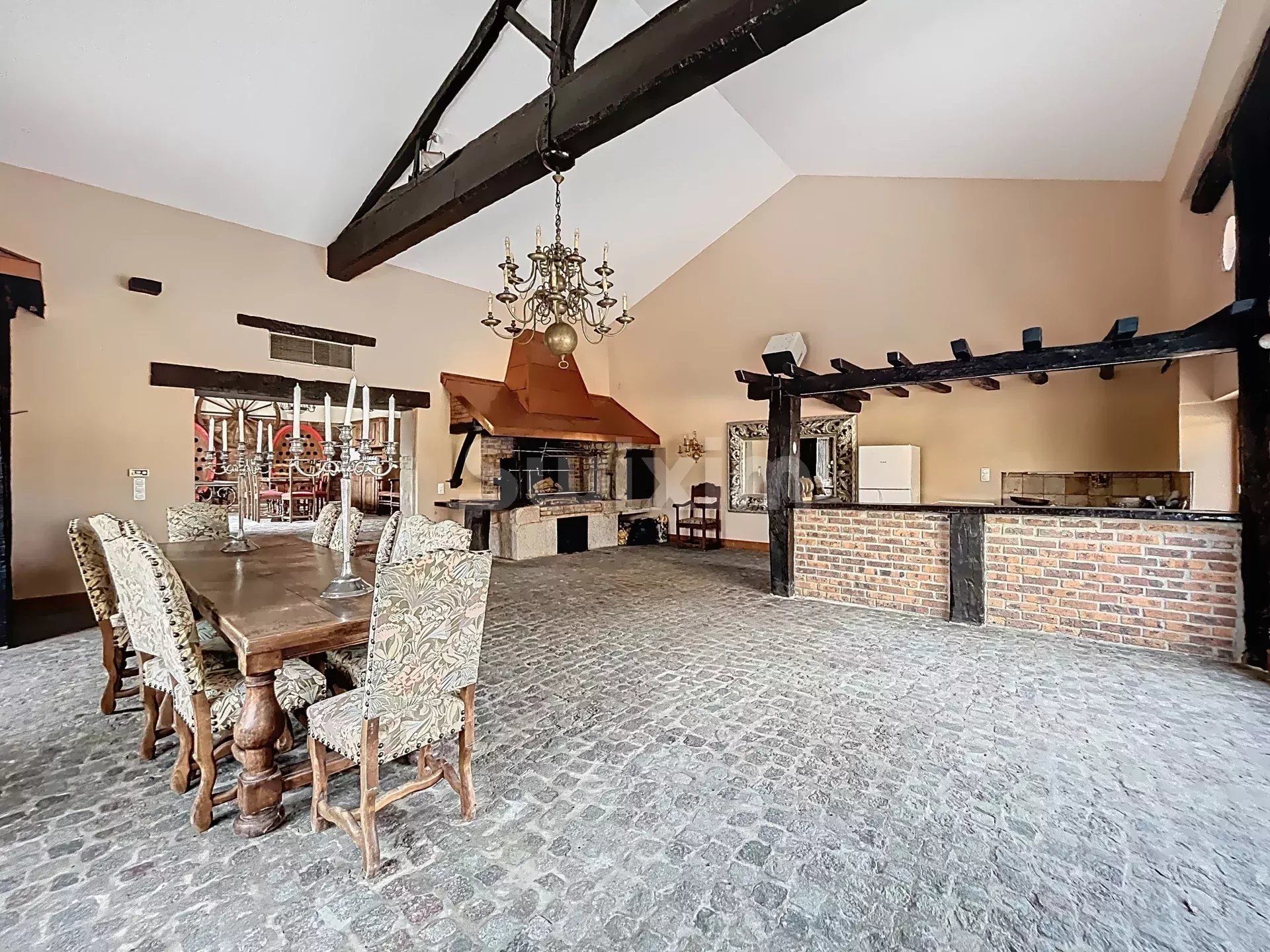 propiedad 12 Salas en venta en Châtillon-sur-Chalaronne (01400)