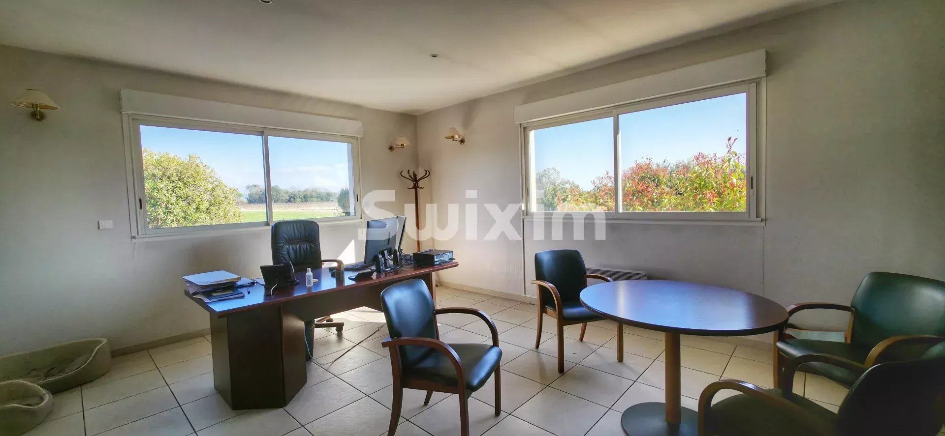 locale professionale 12 Camere in vendita su La Baume-de-Transit (26790)