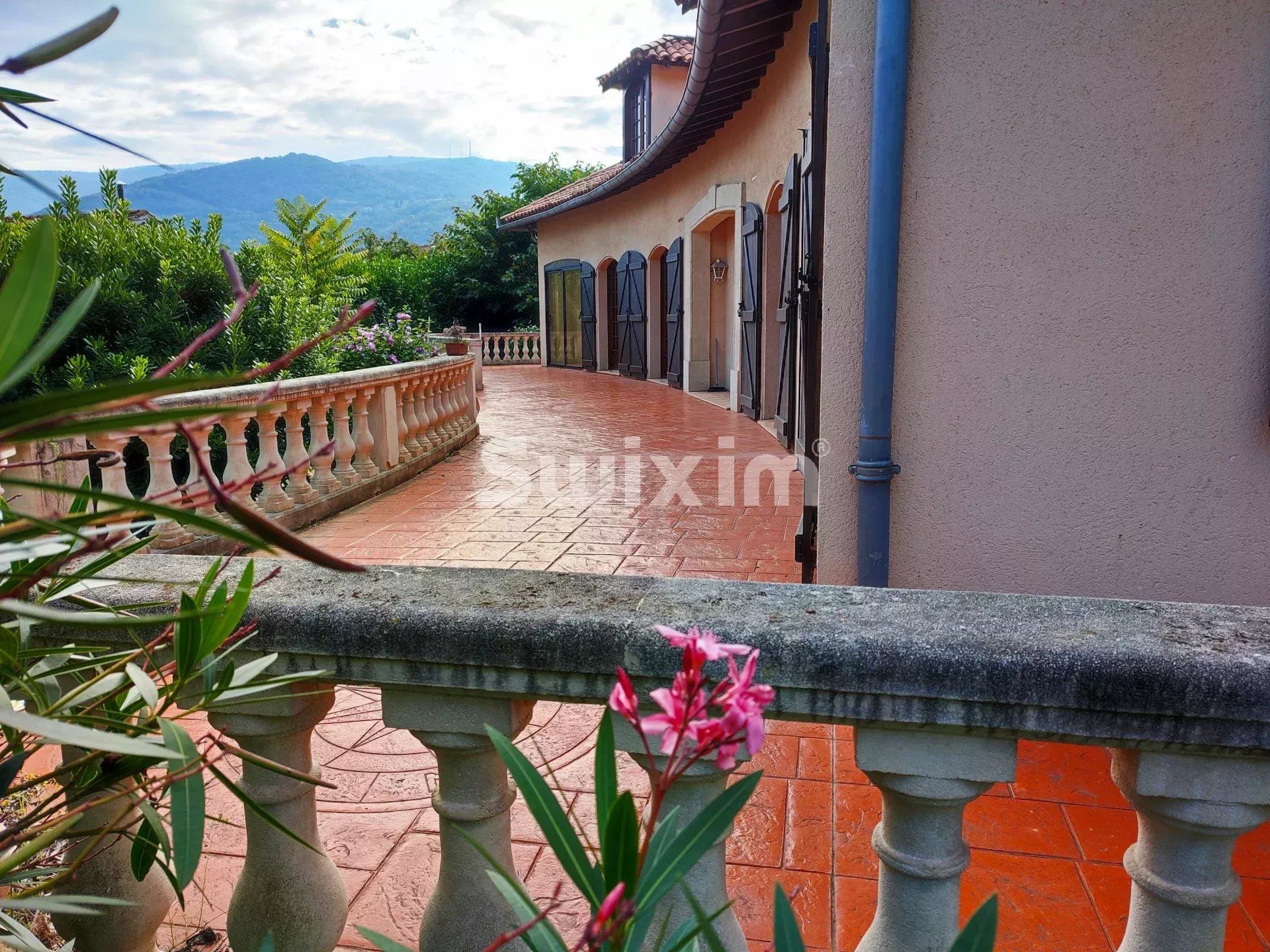 casa 8 Quartos para venda sobre Foix (09000)