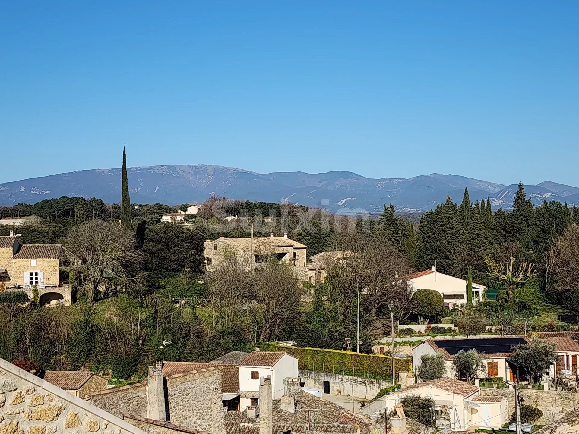 house 2 Rooms for sale on Grignan (26230)