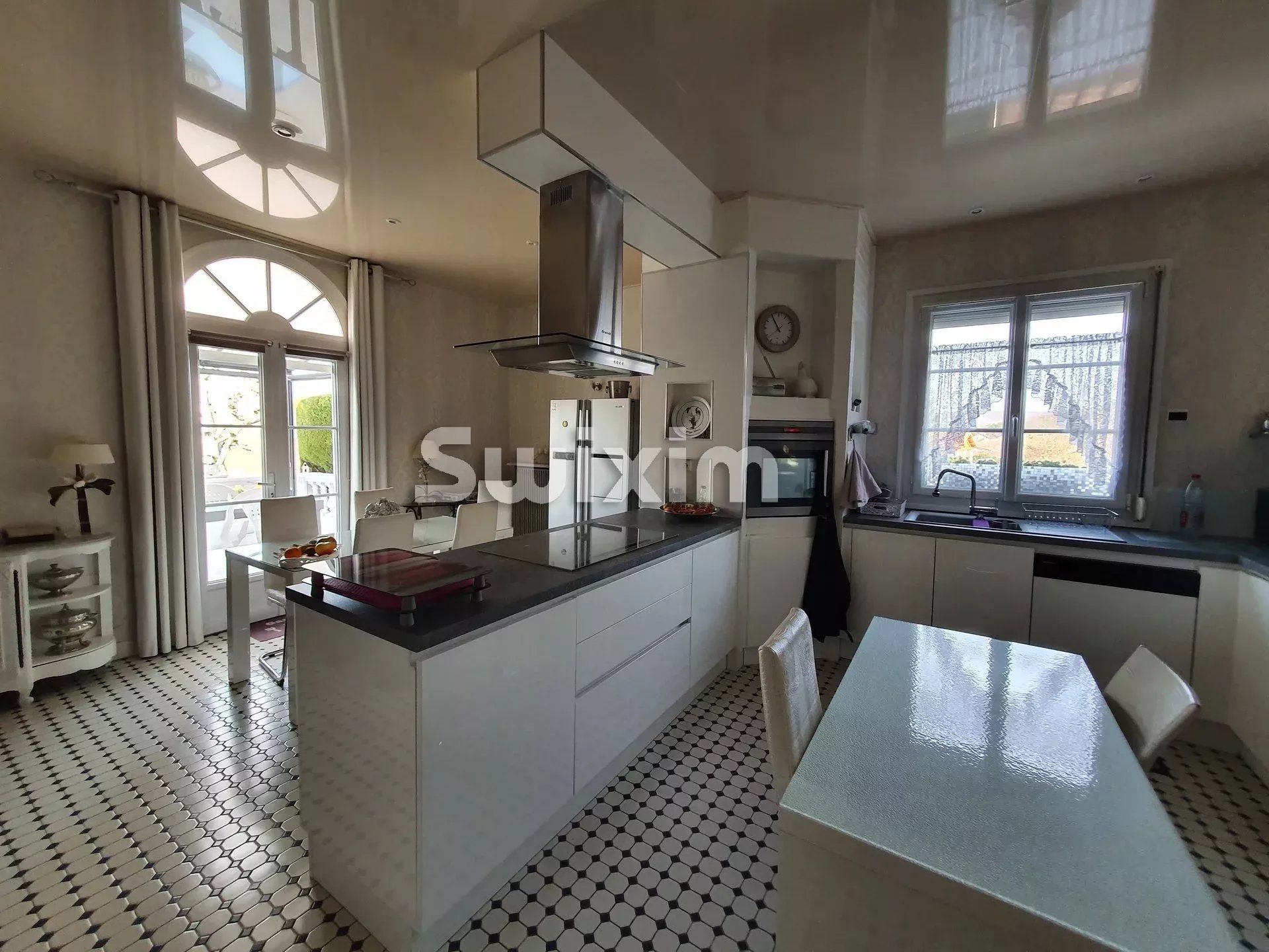 casa 7 Camere in vendita su Mâcon (71000)