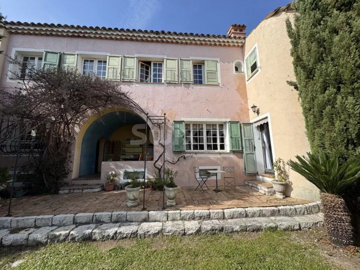 Vente Villa Grasse 11 Pièces 322.52 m²
