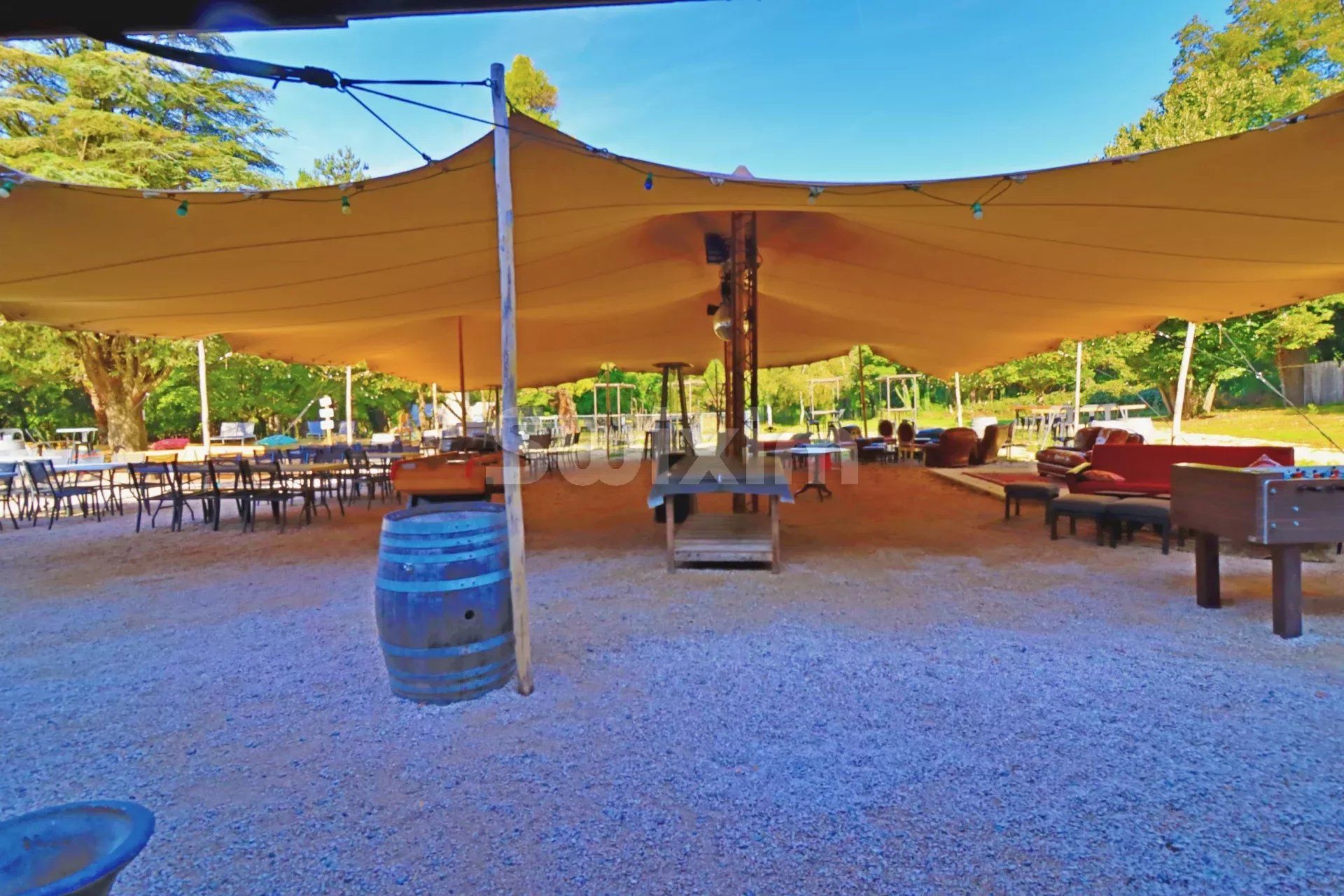 proprietà 25 Camere in vendita su Montélimar (26200)