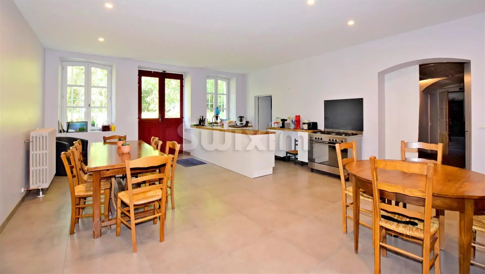 proprietà 25 Camere in vendita su Montélimar (26200)