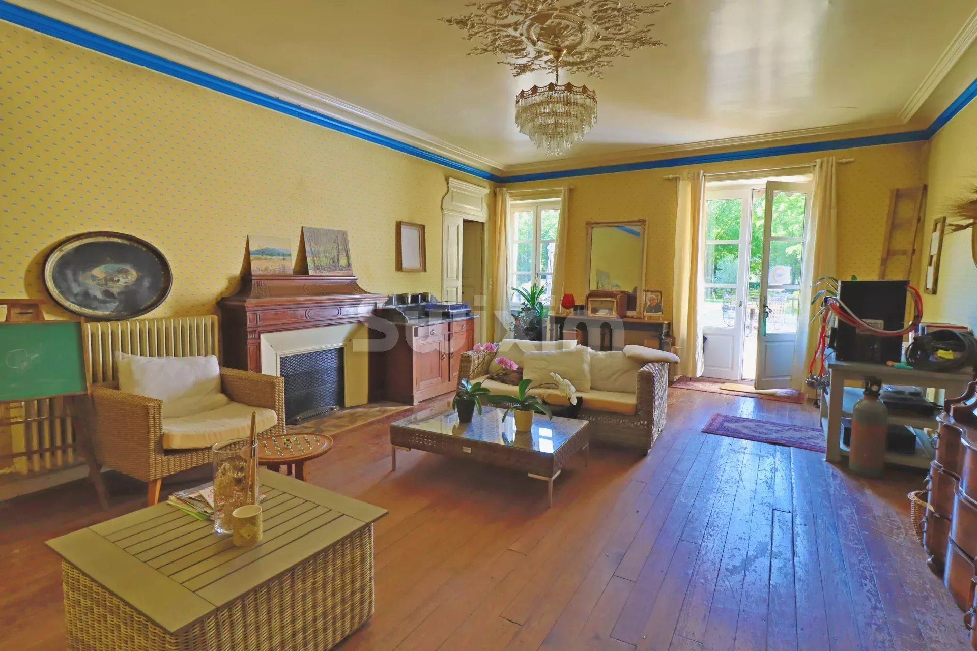 proprietà 25 Camere in vendita su Montélimar (26200)