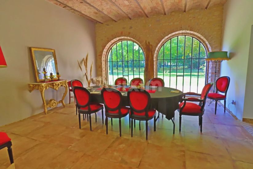 propiedad 25 Salas en venta en Montélimar (26200) Venta Propiedad Montélimar 25 Salas 830 m²