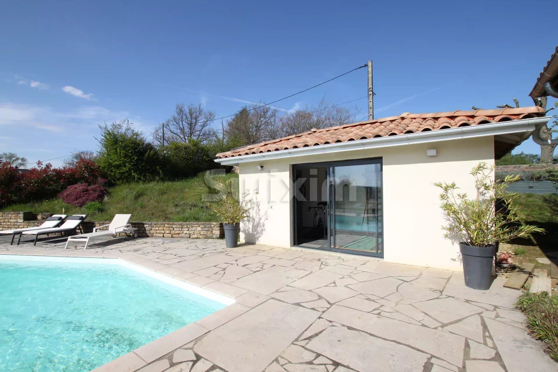 house 5 Rooms for sale on Vienne (38200)