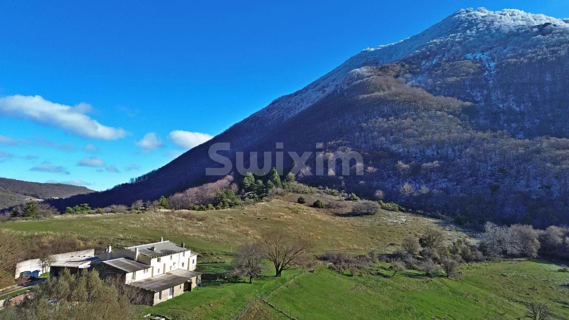 propriété 11 Pièces en vente sur Vesc (26220)