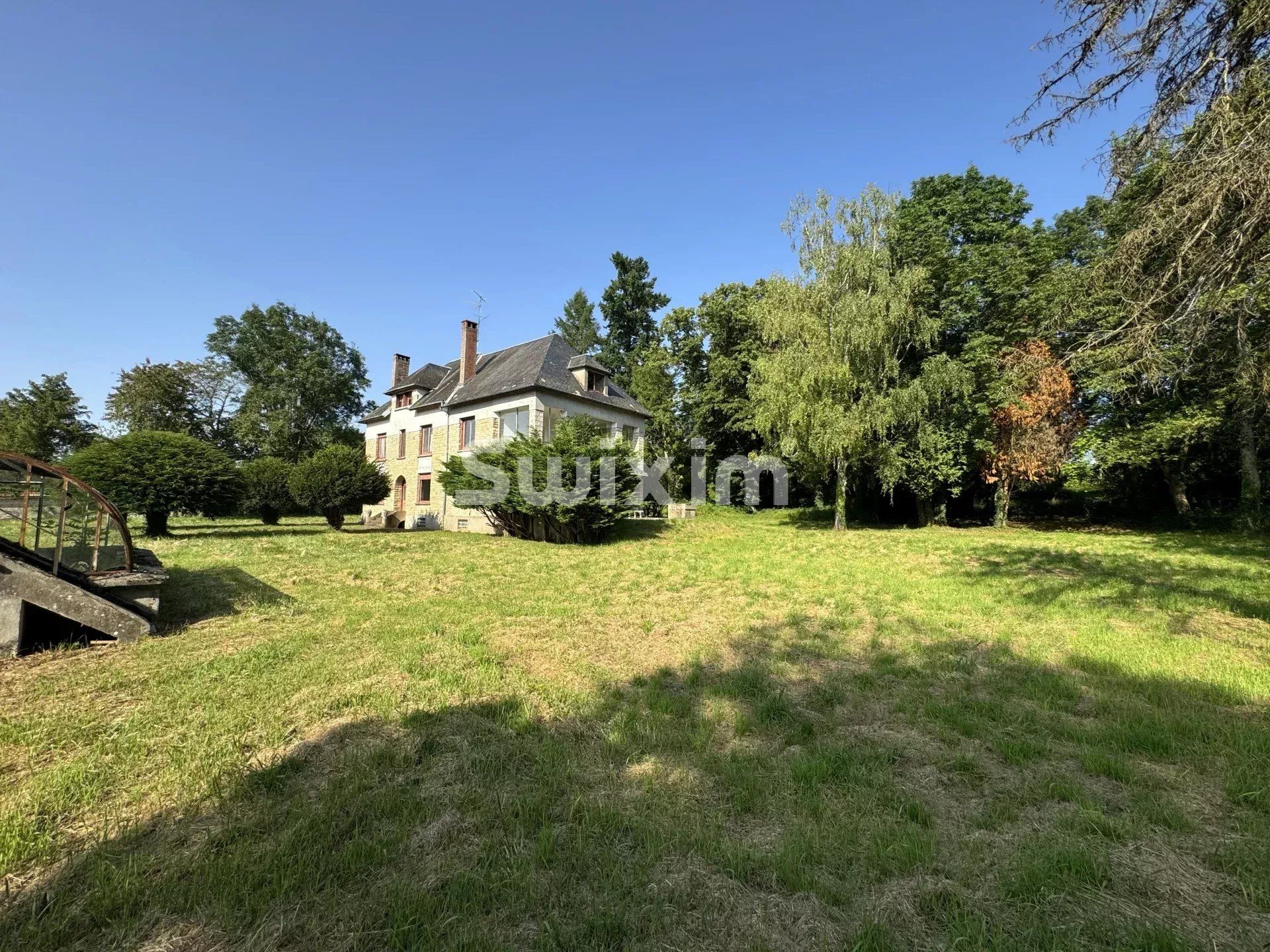 casa 17 Quartos para venda sobre Avallon (89200)