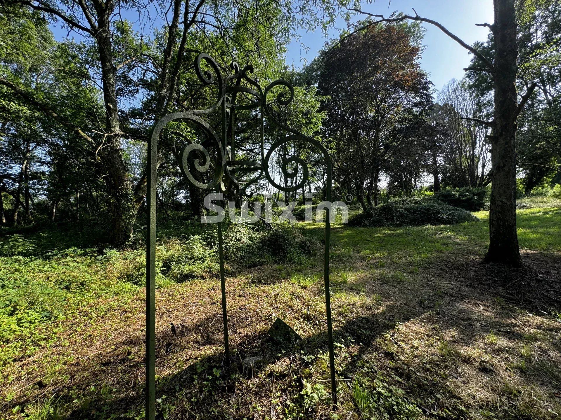 casa 17 Quartos para venda sobre Avallon (89200)