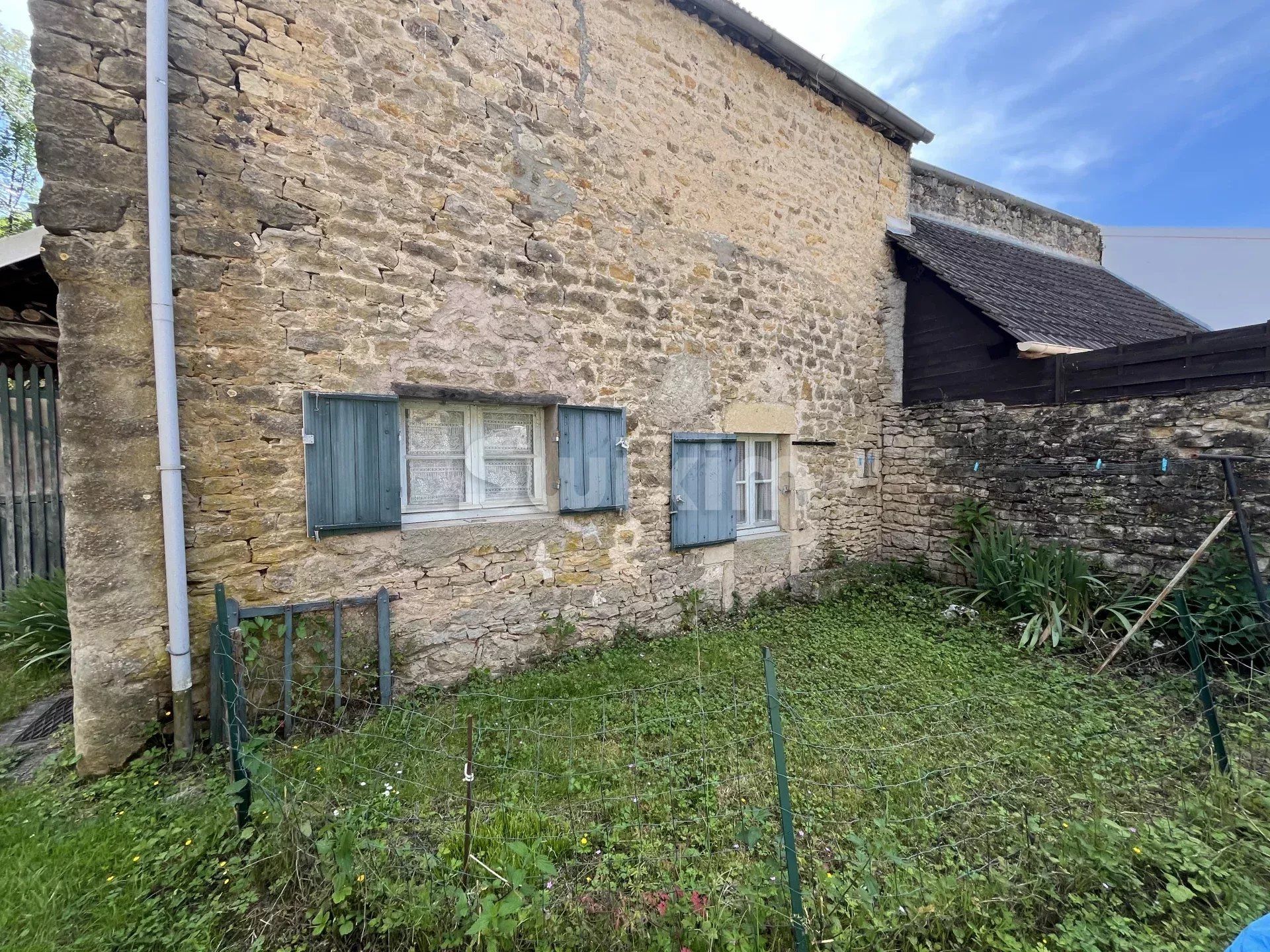 casa 5 Quartos para venda sobre Avallon (89200)