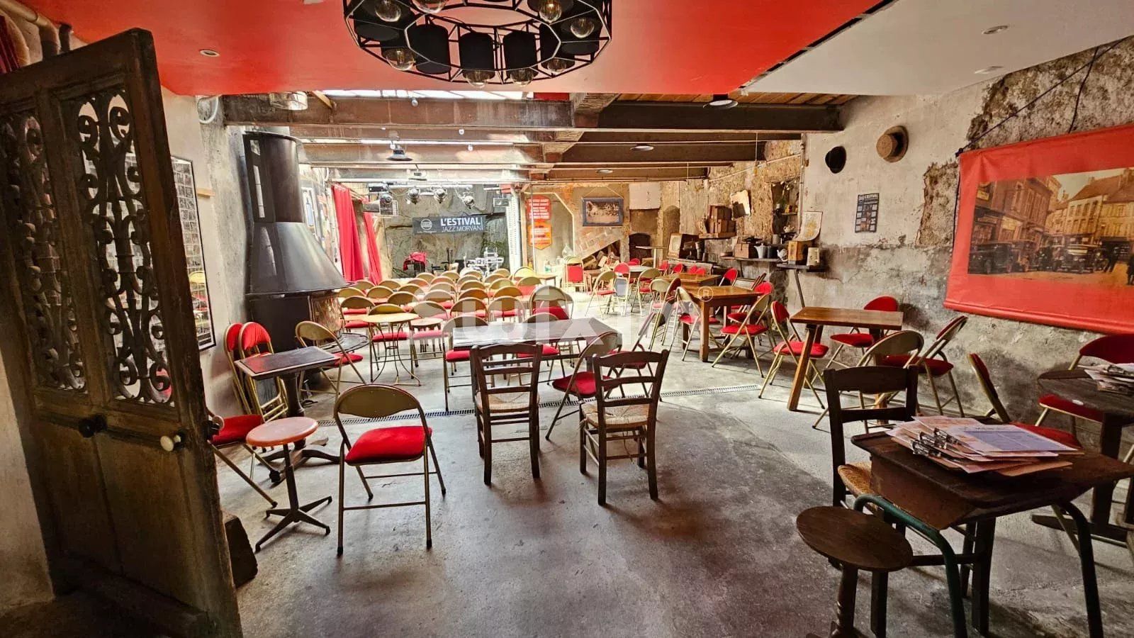 building for sale on Lormes (58140)