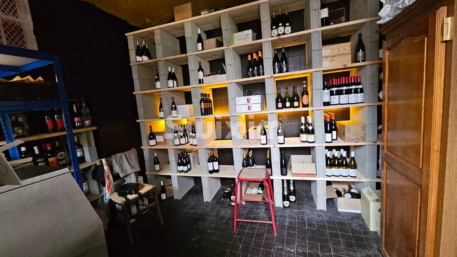 building for sale on Lormes (58140)