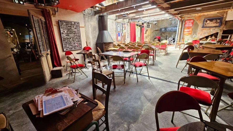 Sale Building Lormes 705&nbsp;m²